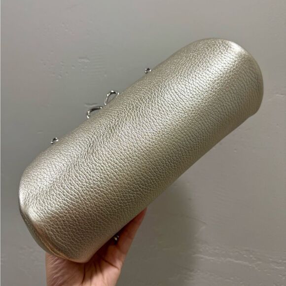 Gold Togo Cowhide Calfskin Handmade “Bow” Shaped Kisslock Baguette Bag/Crossbody - Picture 15 of 16